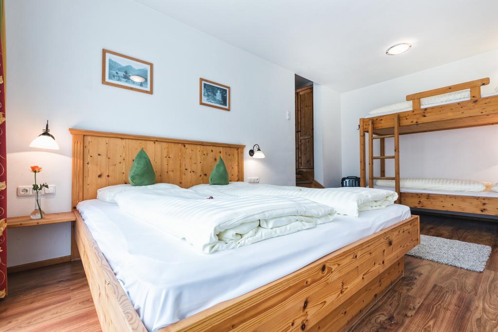 Apparthotel AlpenChalet Neukirchen am Großvenediger Esterno foto
